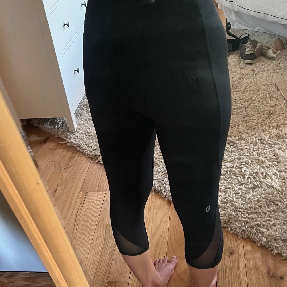 Capri Black Mesh Lululemon Pant Size 2